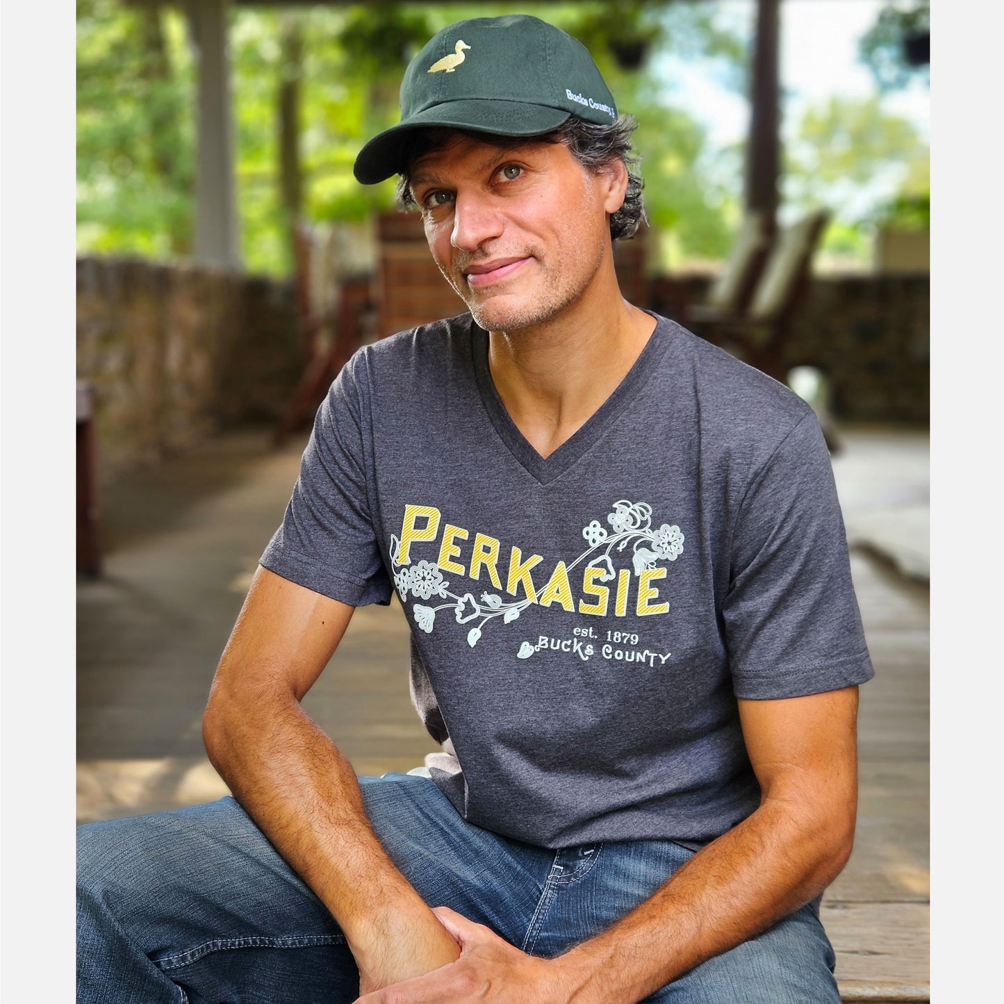 Perkasie/Lenape floral motif graphic V-Neck T-shirt - dark heather grey