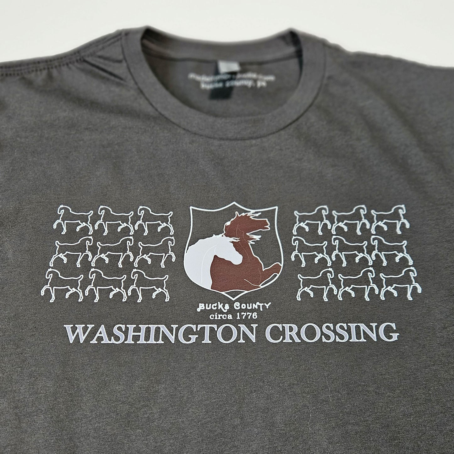 George Washington's horses / Washington Crossing graphic T-shirt - Dark Grey