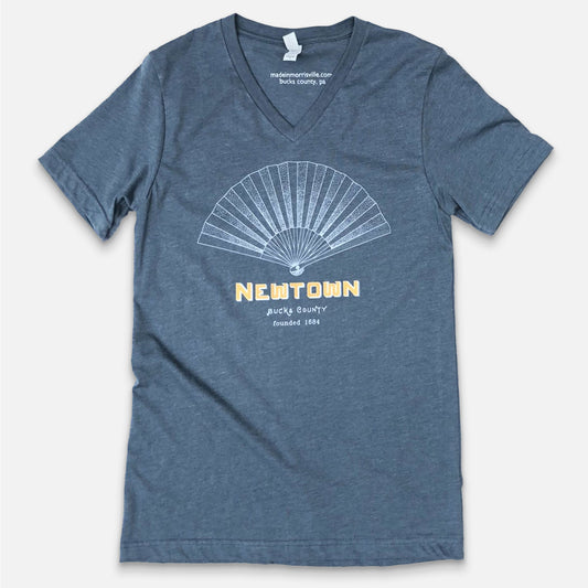 Open Fan/Newtown graphic V-neck T-shirt - heather slate