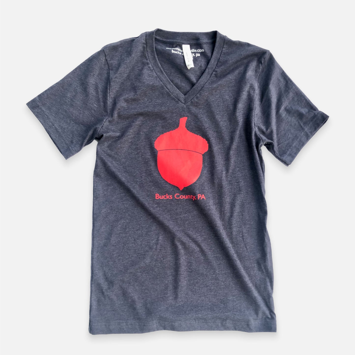 Acorn / Bucks County graphic V-neck T-shirt - heather red / heather navy