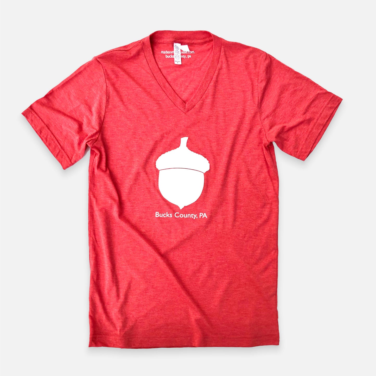 Acorn / Bucks County graphic V-neck T-shirt - heather red / heather navy